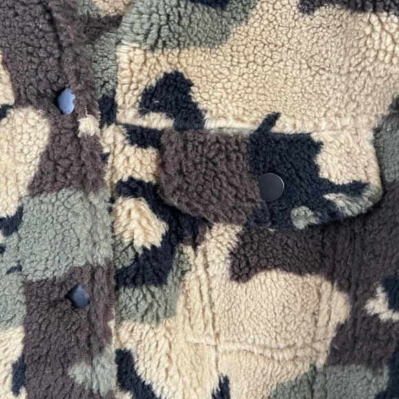 Betsey Johnson camouflage Sherpa teddy jacket - Picture 3 of 7
